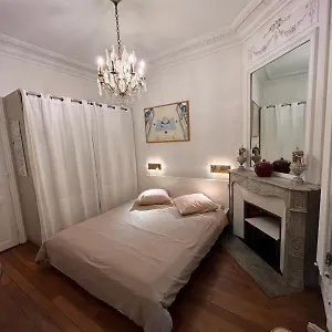 Grande Privee Sur Jardin Arbore Séjour chez l'habitant